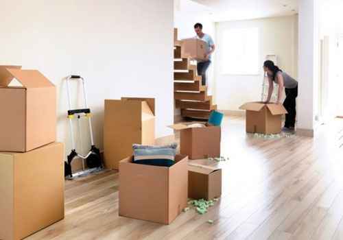shifting-dining-room-table-easily-with-best-packers-and-movers-80